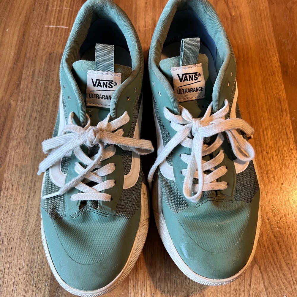 Vans Green and White ultra range women’s 8.5